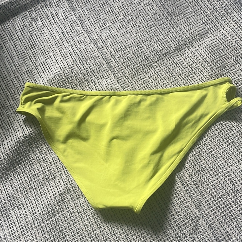 L*SPACE bikini bottom - Picture 2 of 6